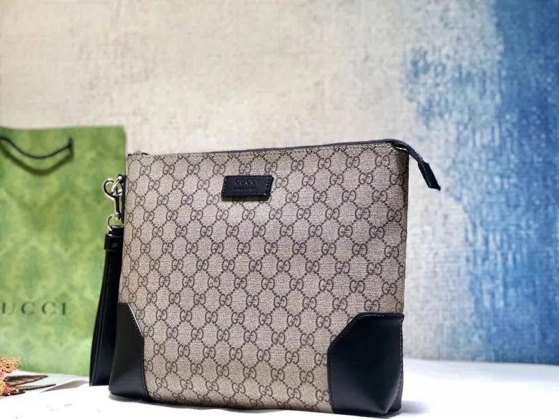 Alternative view of Gucci Clutch Bags-14