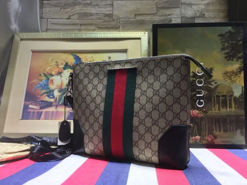 Alternative view of Gucci Clutch Bags-15