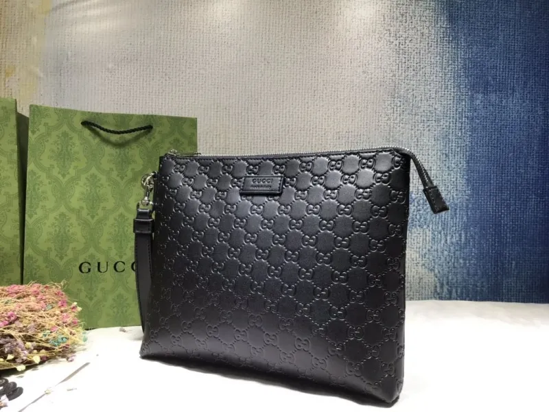 Alternative view of Gucci Clutch Bags-17