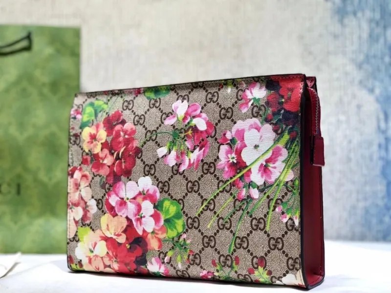 Alternative view of Gucci Clutch Bags-21