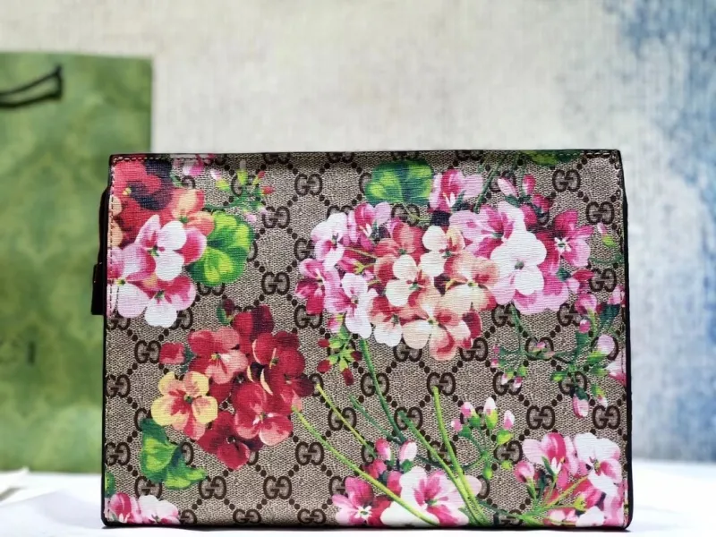 Gucci Clutch Bags-21 - Image 3