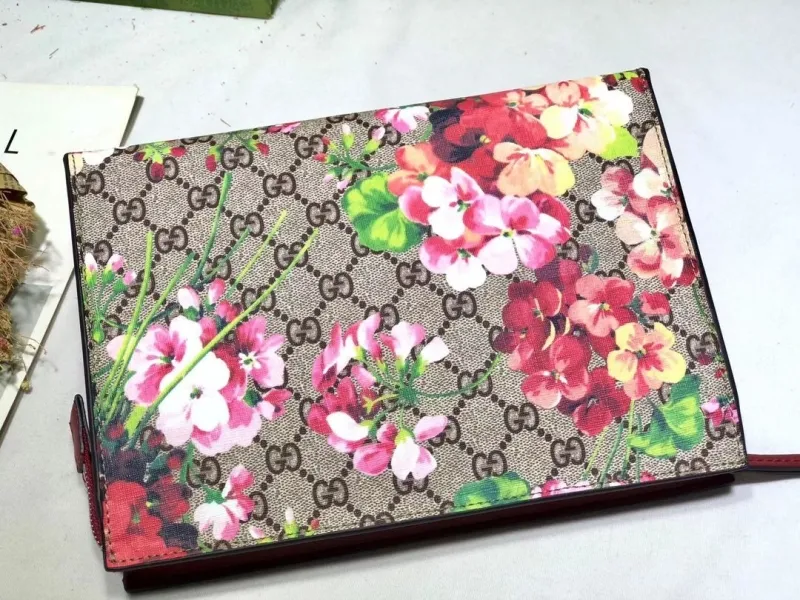 Gucci Clutch Bags-21 - Image 6