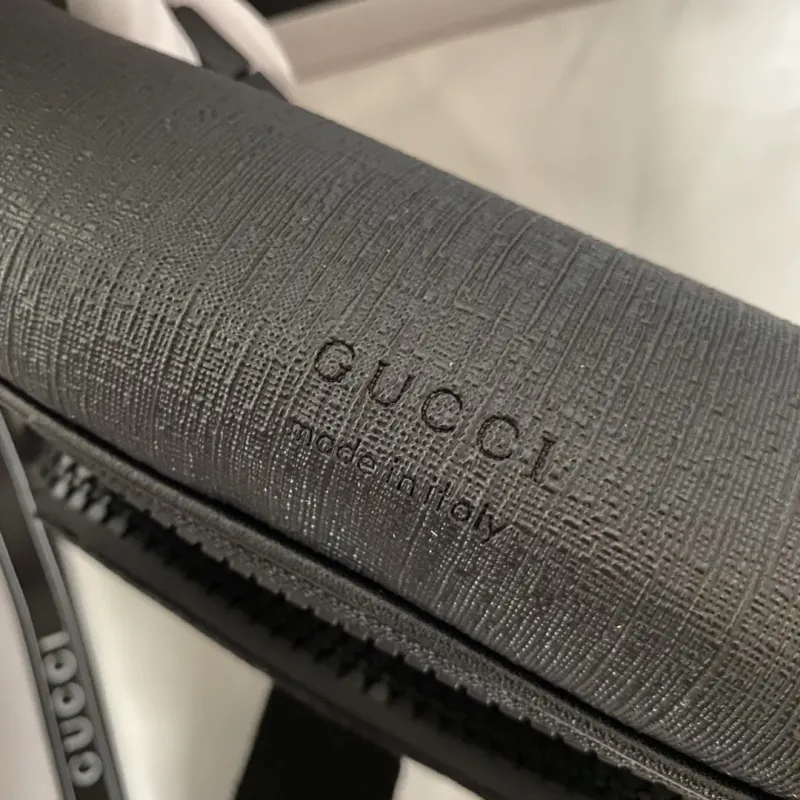 Gucci Cosmetic Bags-9 - Image 6