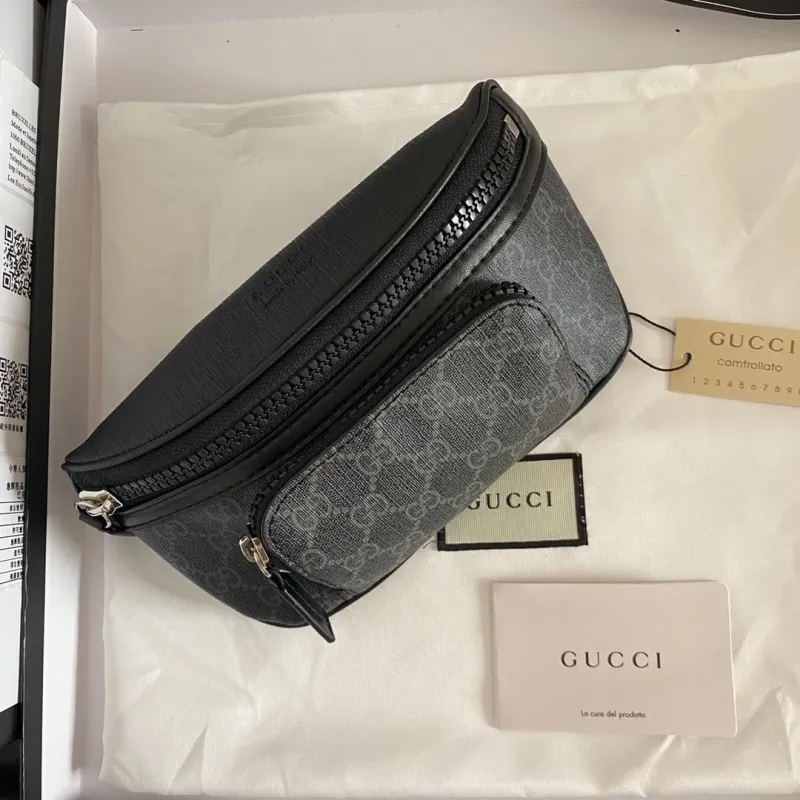 Gucci Cosmetic Bags-10