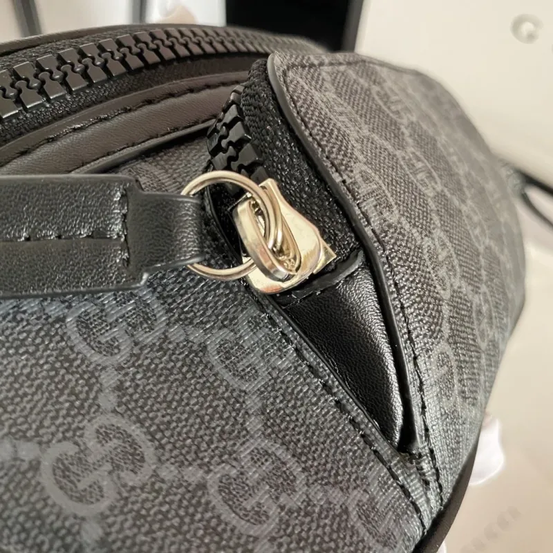 Gucci Cosmetic Bags-10 - Image 9