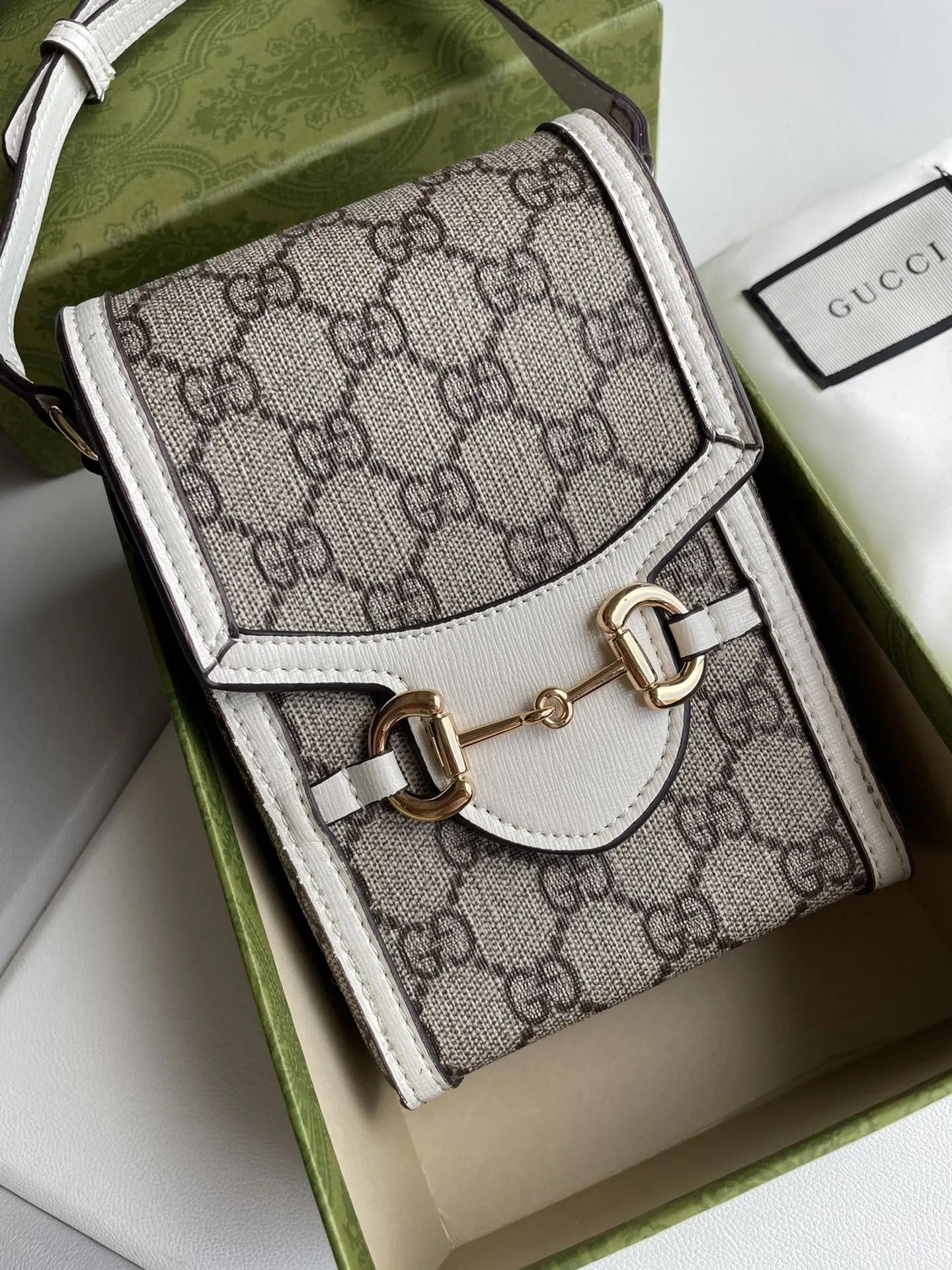 Alternative view of Gucci Satchel Bags-10