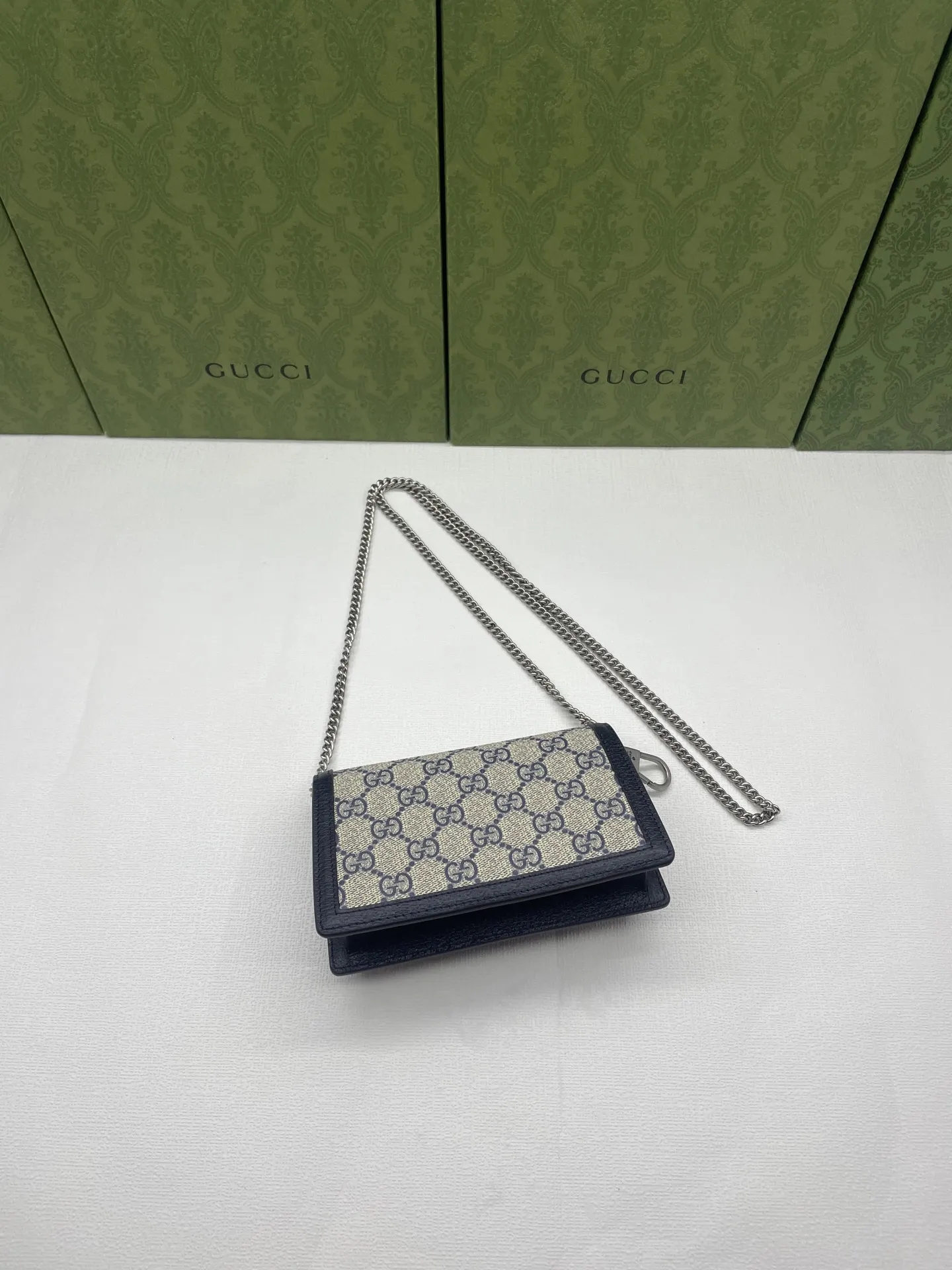 Alternative view of Gucci Satchel Bags-30