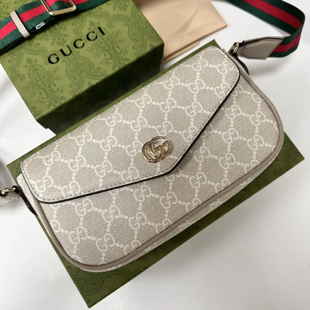 Alternative view of Gucci Satchel Bags-35