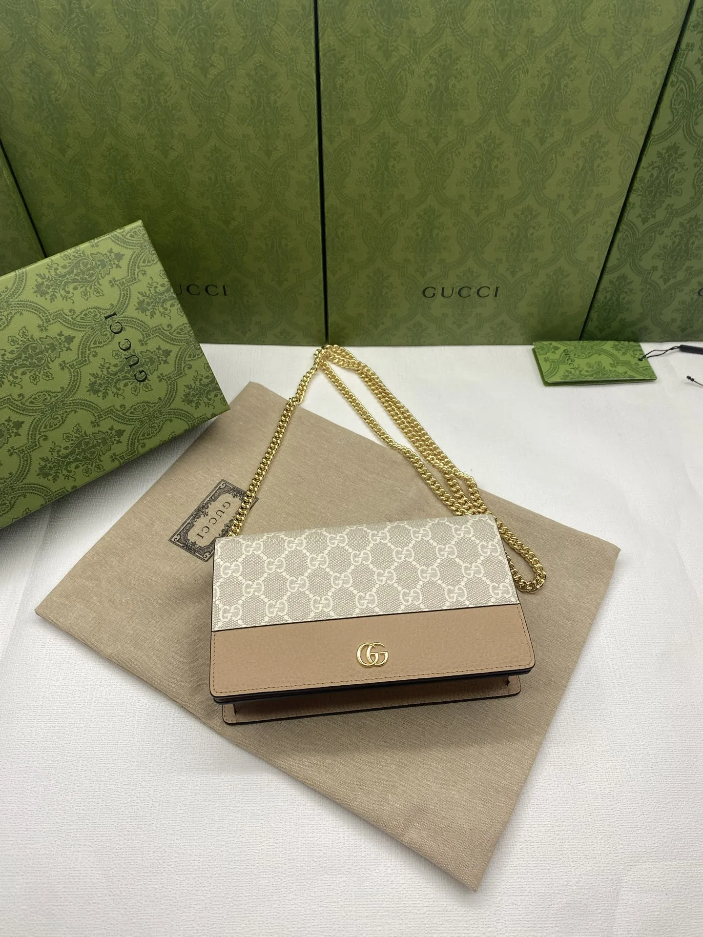 Gucci Satchel Bags-47