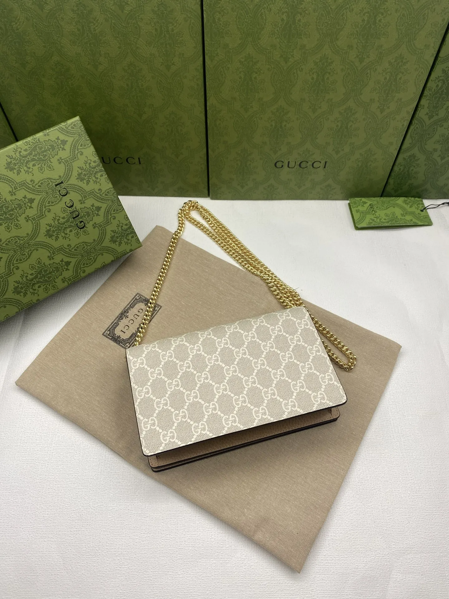 Alternative view of Gucci Satchel Bags-47