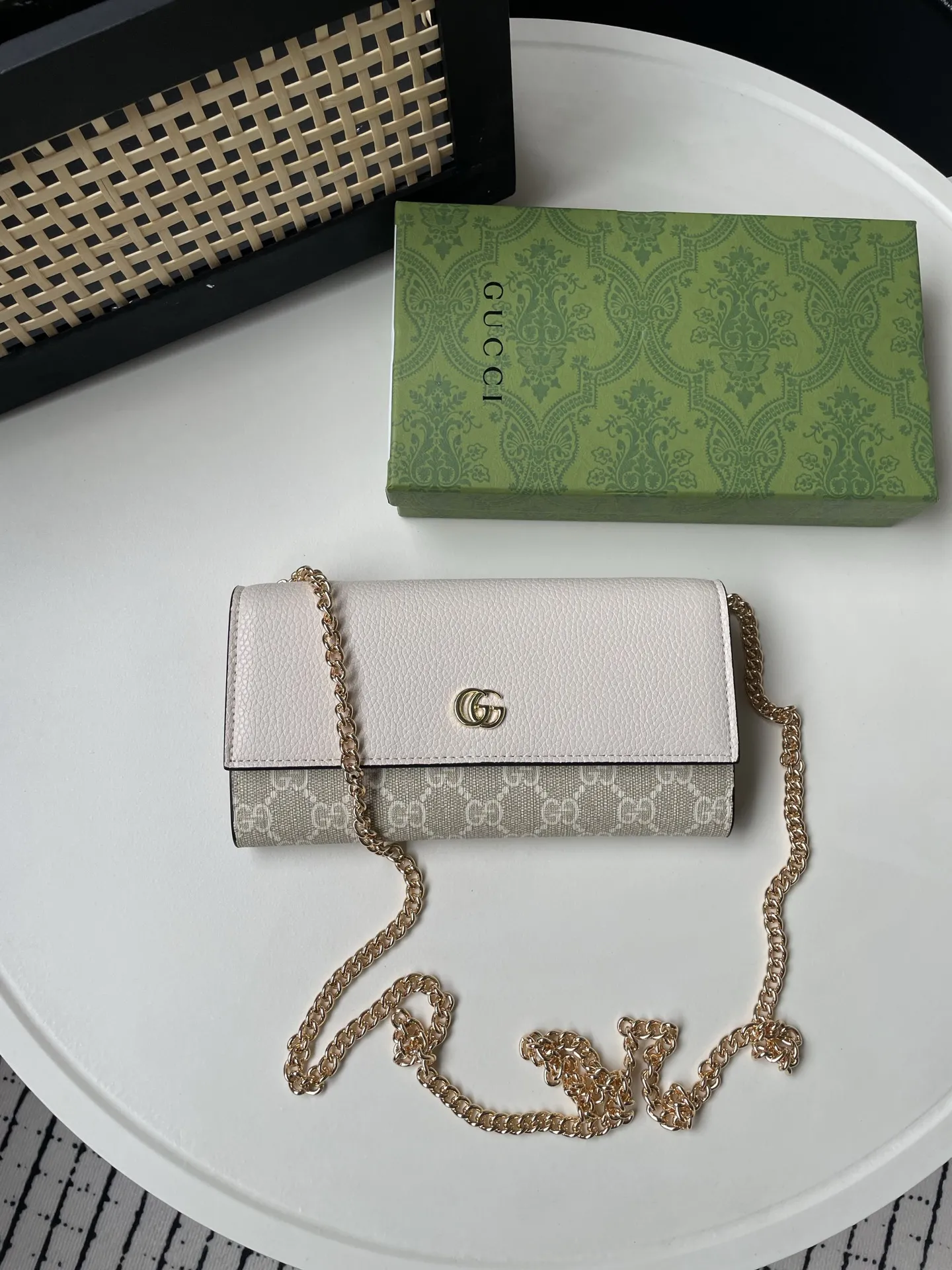 Alternative view of Gucci Satchel Bags-77