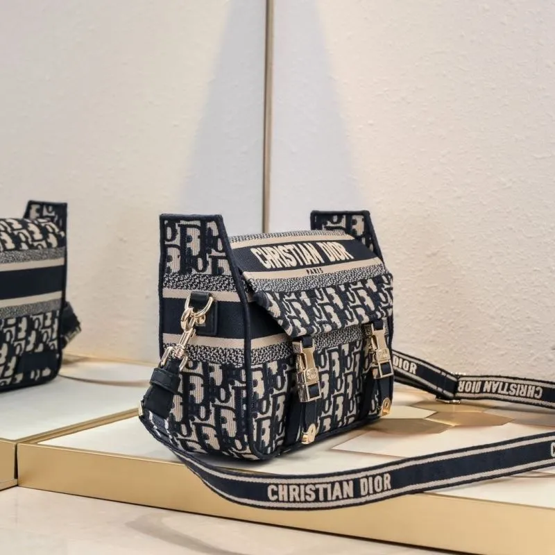 Alternative view of Gucci Satchel Bags-139
