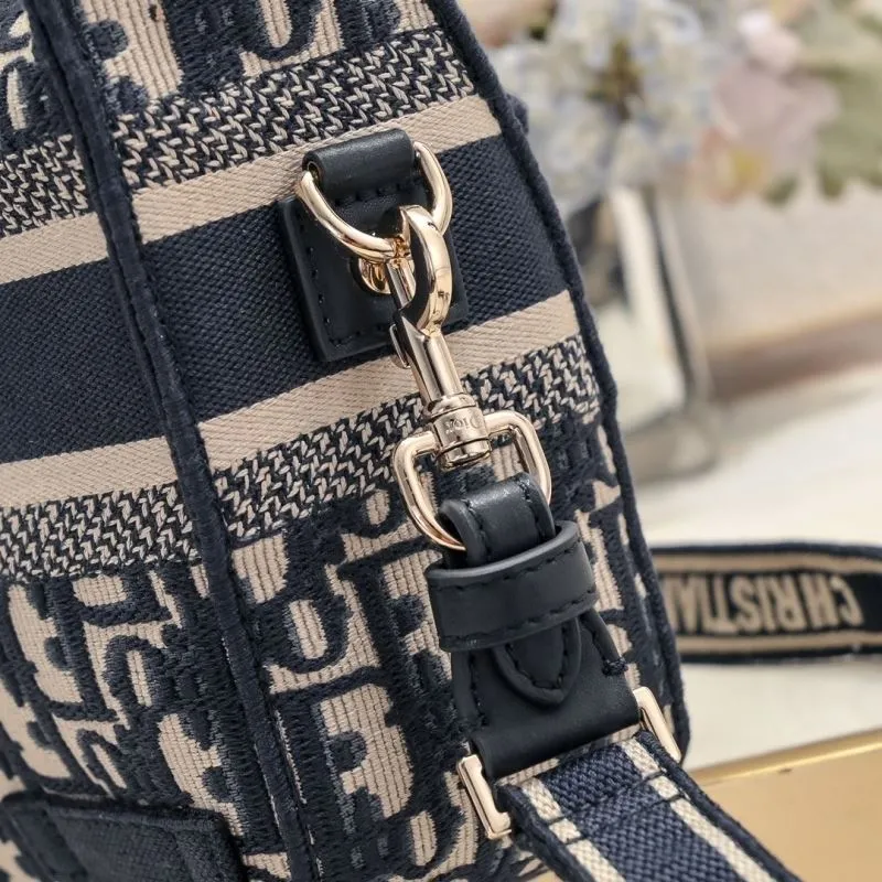 Gucci Satchel Bags-139 - Image 6