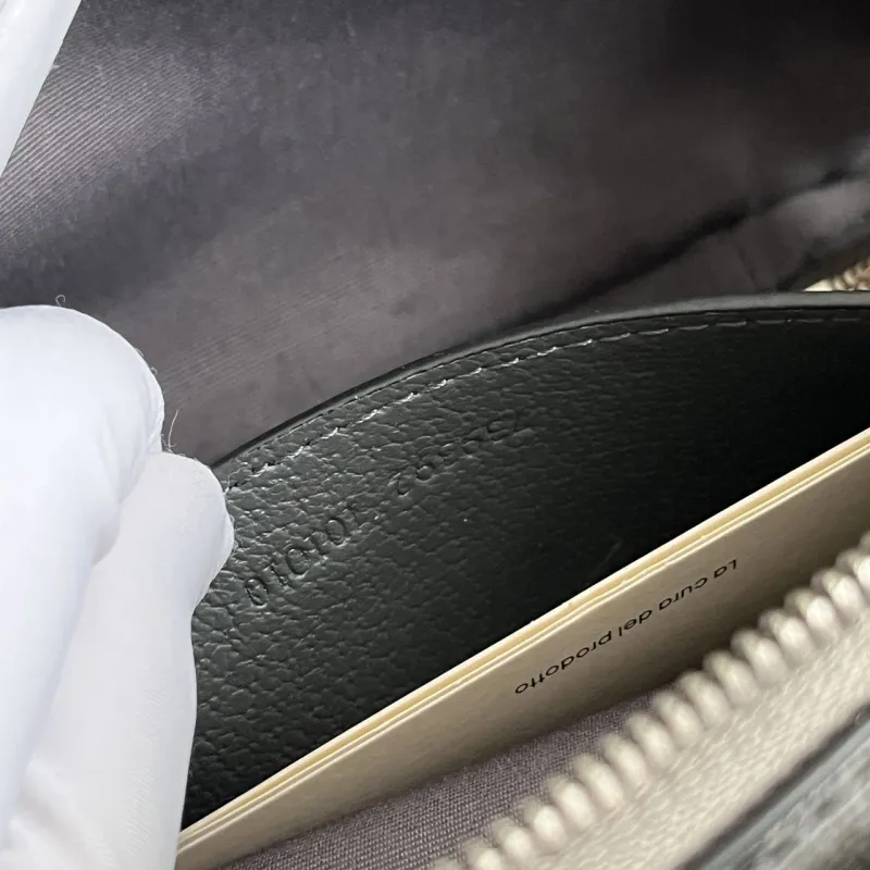 Gucci Satchel Bags-240 - Image 9