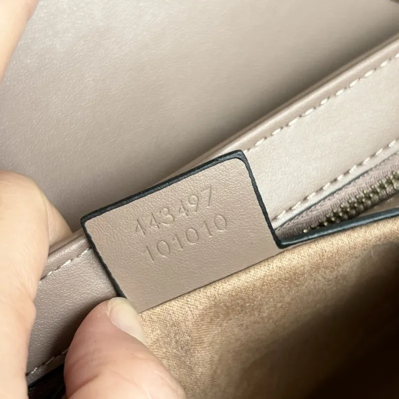 Alternative view of Gucci Satchel Bags-262