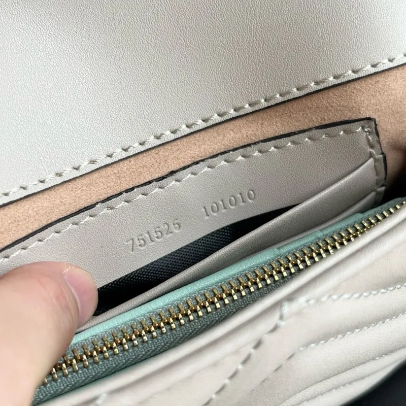 Alternative view of Gucci Satchel Bags-275