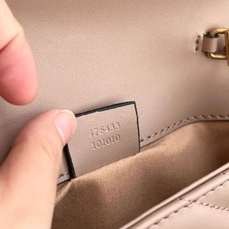 Alternative view of Gucci Satchel Bags-304