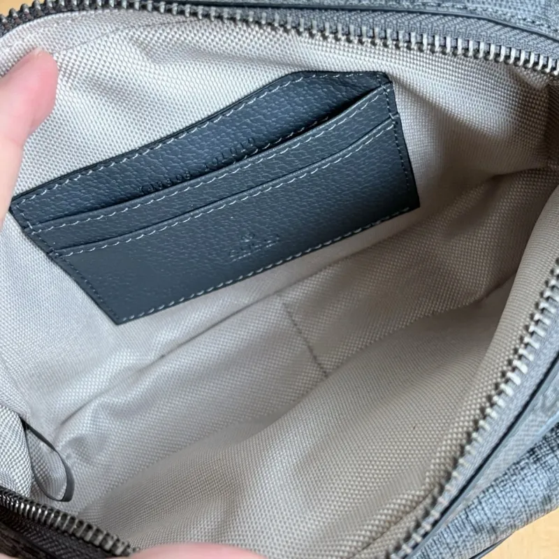 Alternative view of Gucci Satchel Bags-353