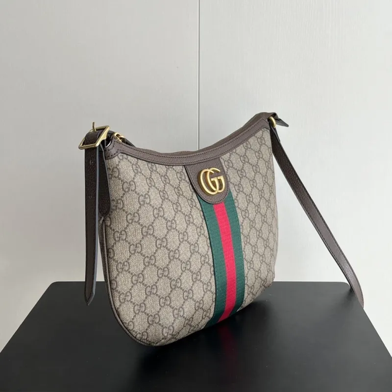 Alternative view of Gucci Satchel Bags-440