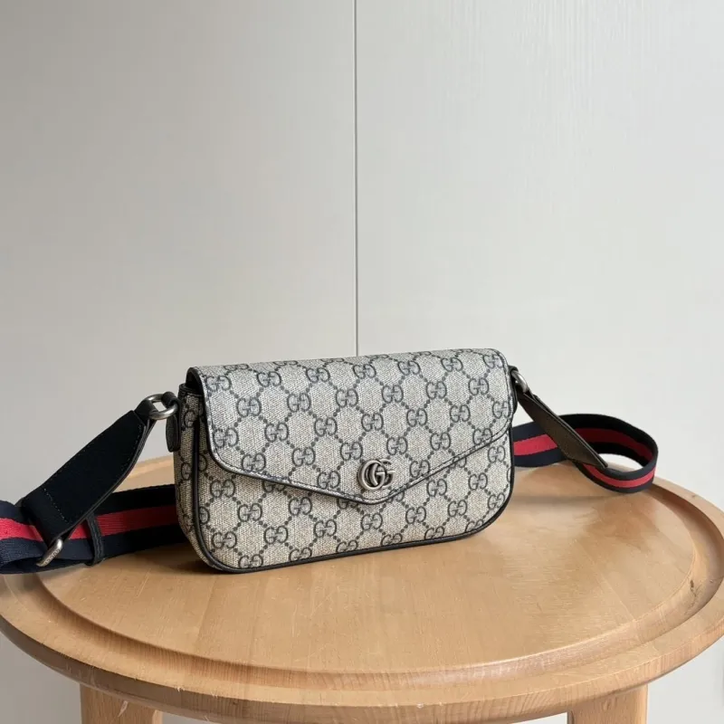 Alternative view of Gucci Satchel Bags-468