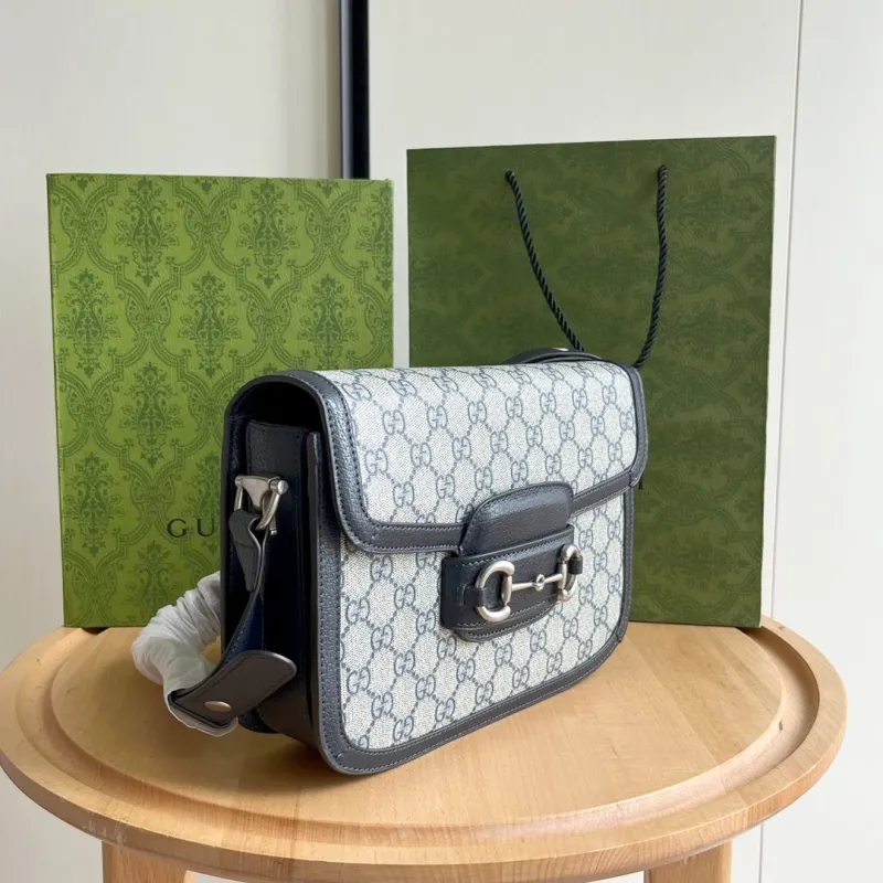 Alternative view of Gucci Satchel Bags-476