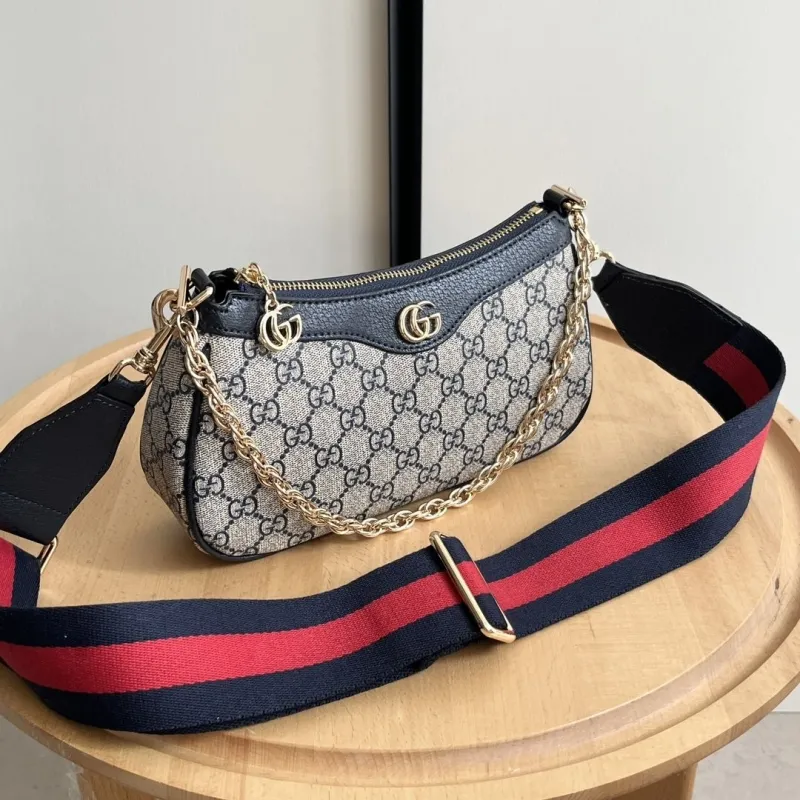 Alternative view of Gucci Satchel Bags-601