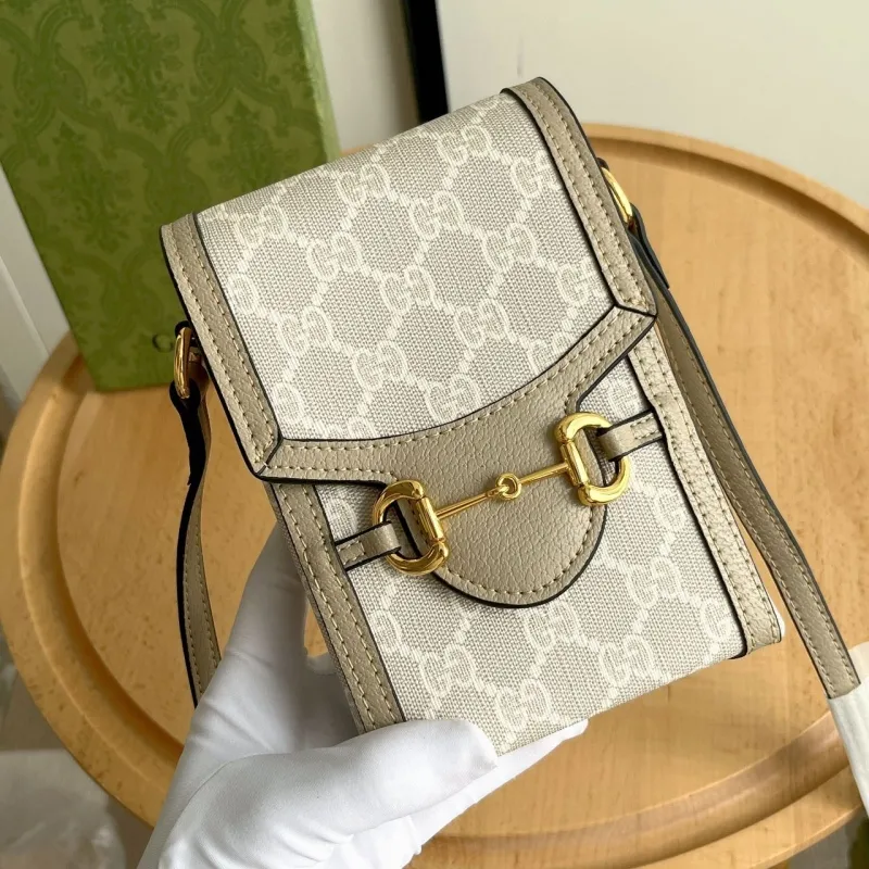 Alternative view of Gucci Satchel Bags-663