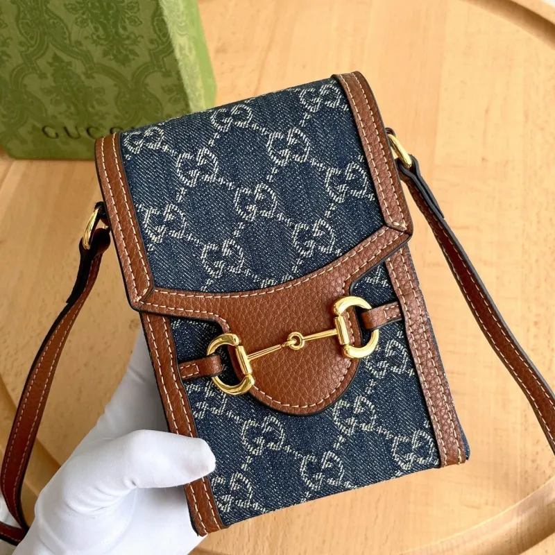 Alternative view of Gucci Satchel Bags-664