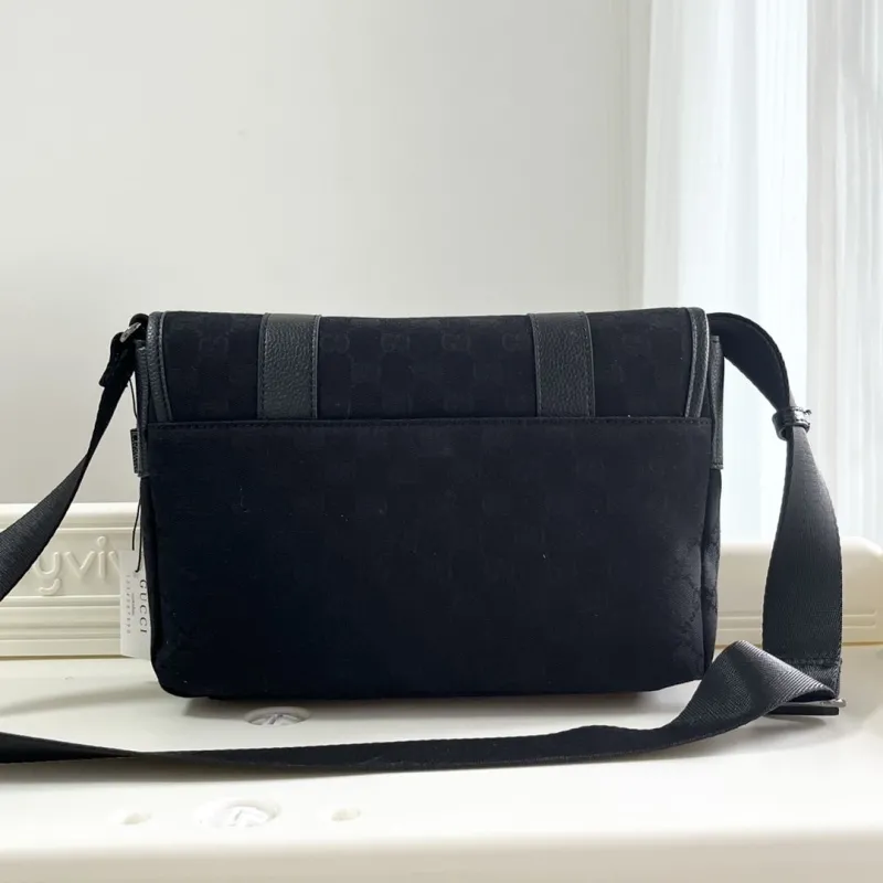 Alternative view of Gucci Satchel Bags-673