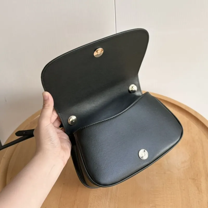 Alternative view of Gucci Satchel Bags-691