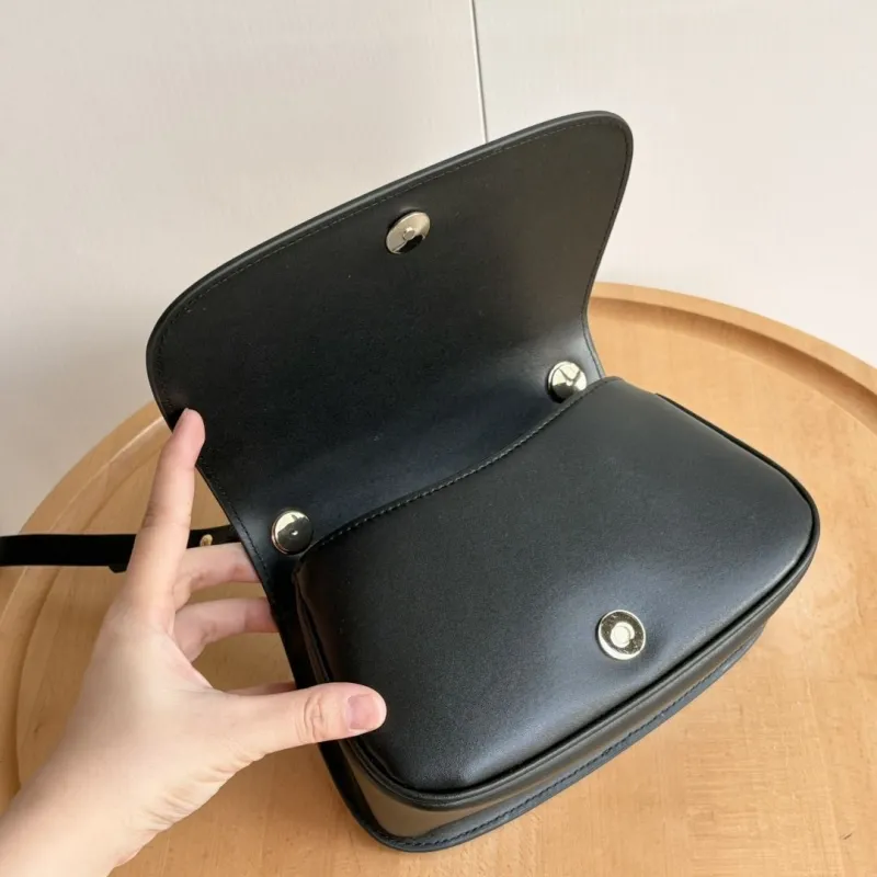 Alternative view of Gucci Satchel Bags-692