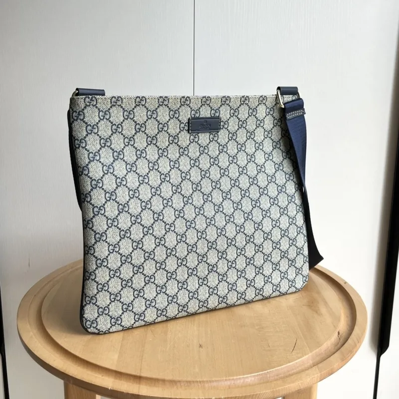 Alternative view of Gucci Satchel Bags-749