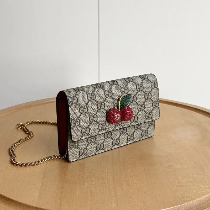 Alternative view of Gucci Satchel Bags-778