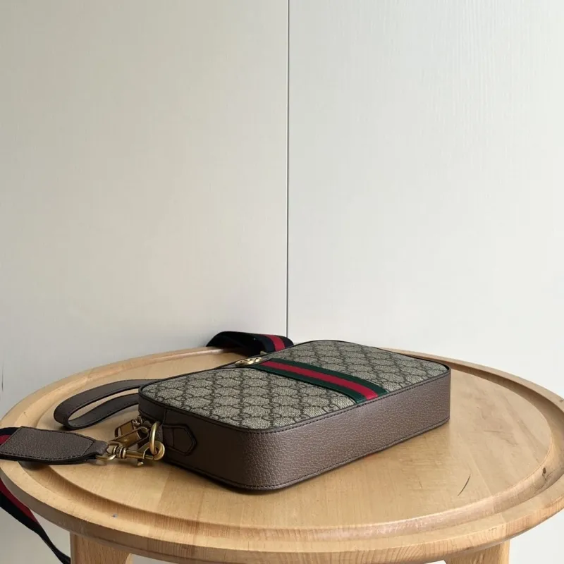 Alternative view of Gucci Satchel Bags-789