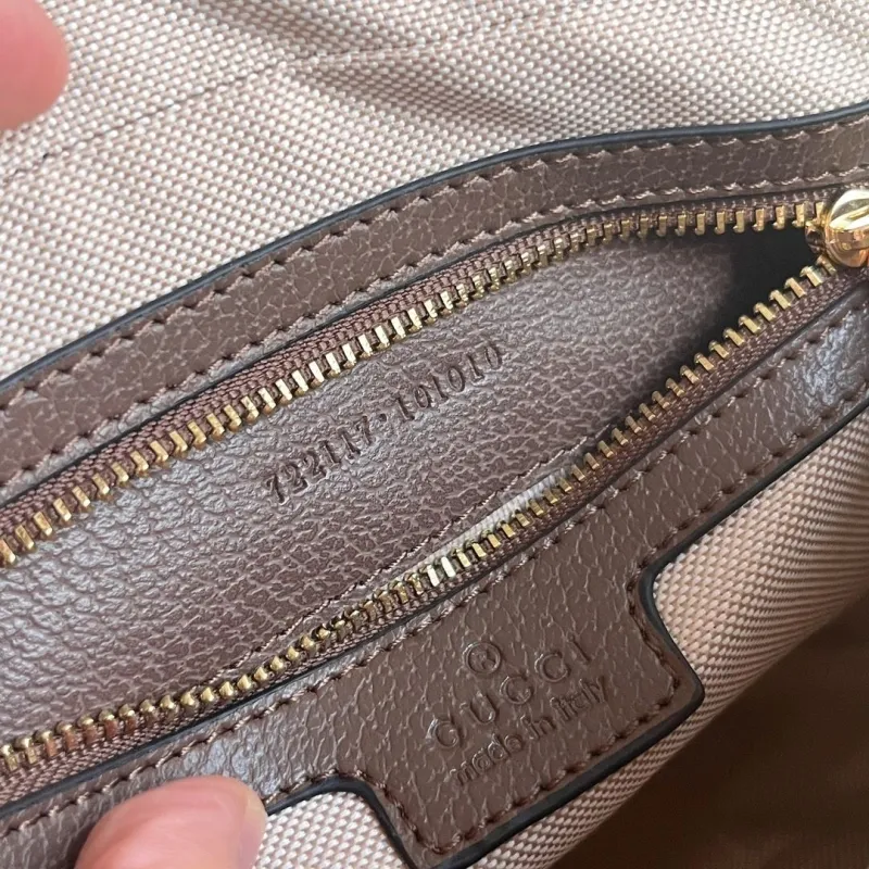 Alternative view of Gucci Satchel Bags-791