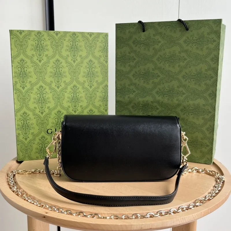 Alternative view of Gucci Satchel Bags-824