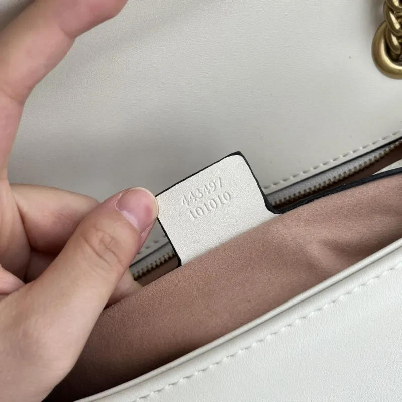 Alternative view of Gucci Satchel Bags-826