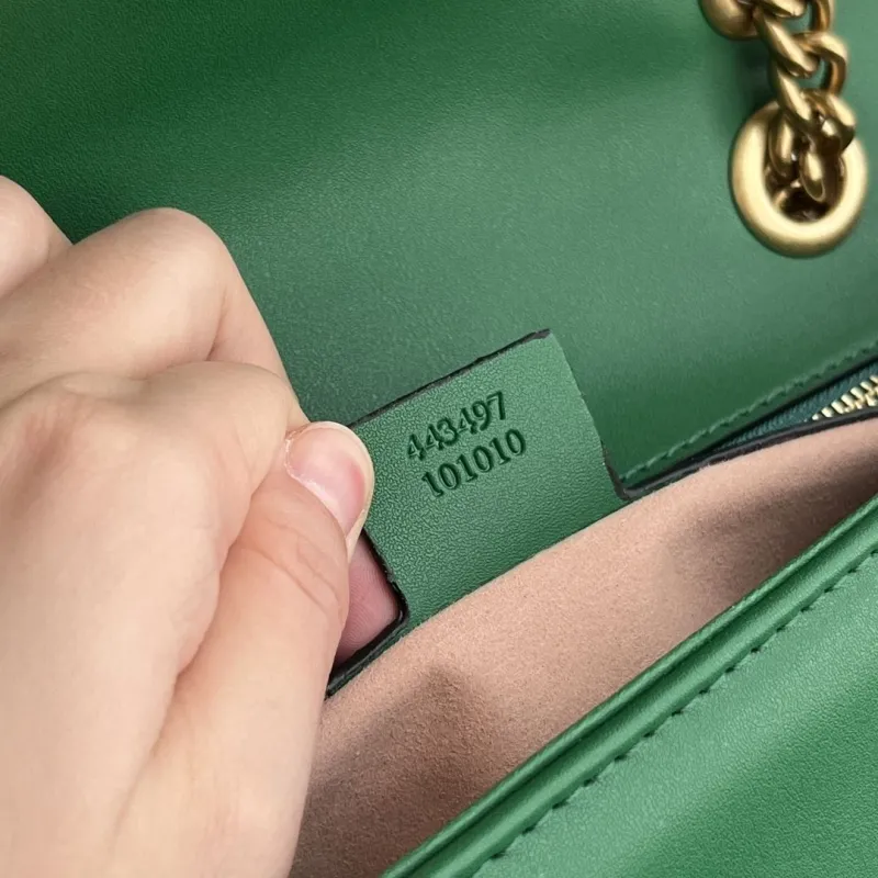 Alternative view of Gucci Satchel Bags-830