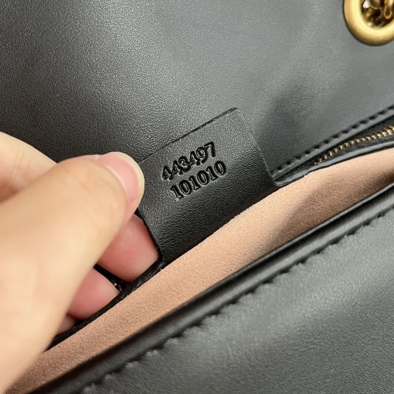 Alternative view of Gucci Satchel Bags-831
