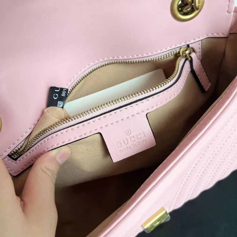 Alternative view of Gucci Satchel Bags-832