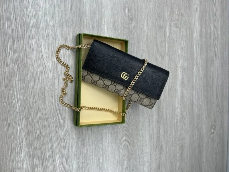 Alternative view of Gucci Satchel Bags-911