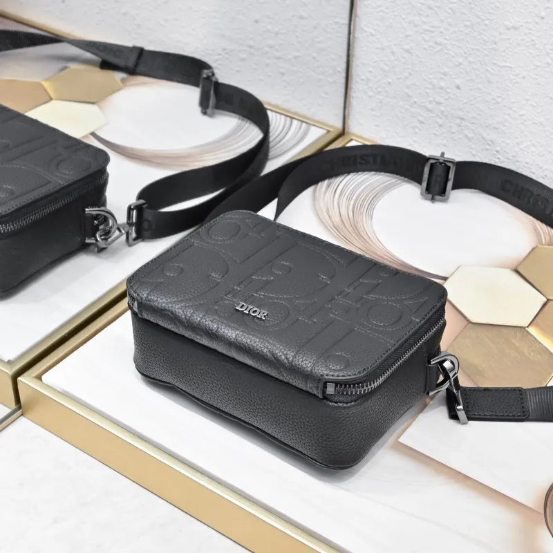 Gucci Satchel Bags-914 - Image 4