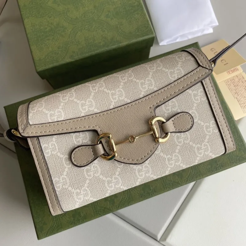 Alternative view of Gucci Satchel Bags-920