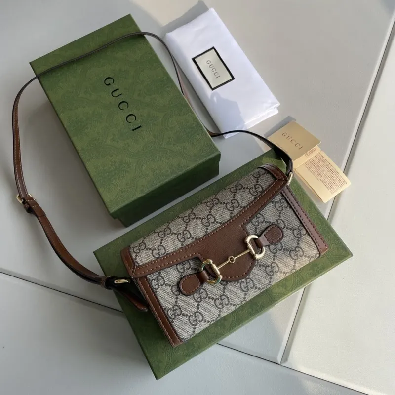 Gucci Satchel Bags-921