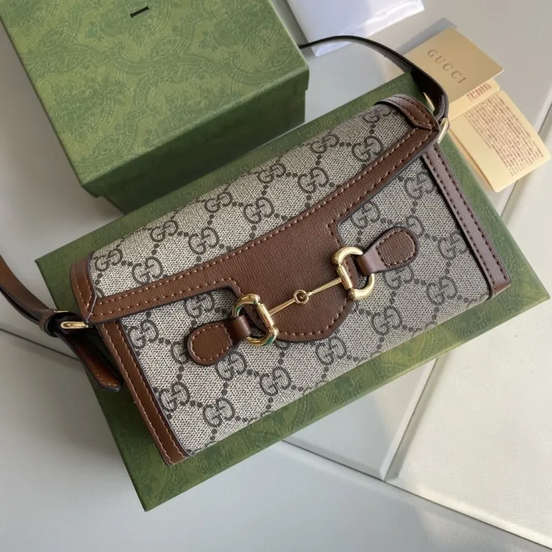 Alternative view of Gucci Satchel Bags-921