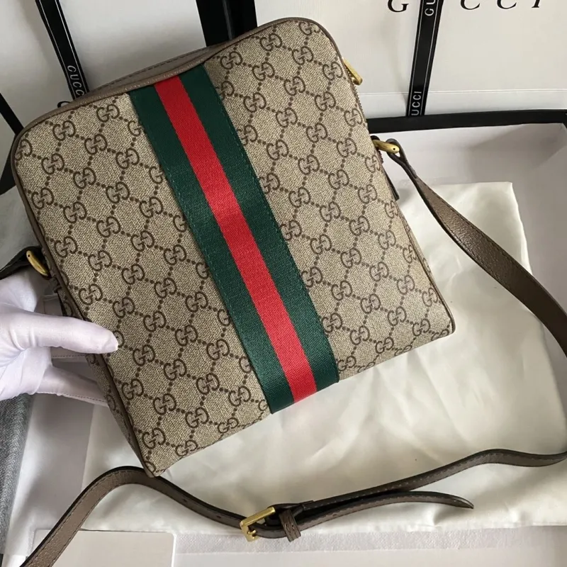 Alternative view of Gucci Satchel Bags-964