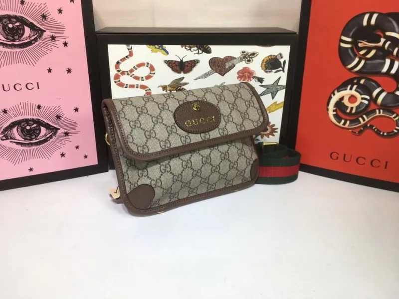 Alternative view of Gucci Satchel Bags-987