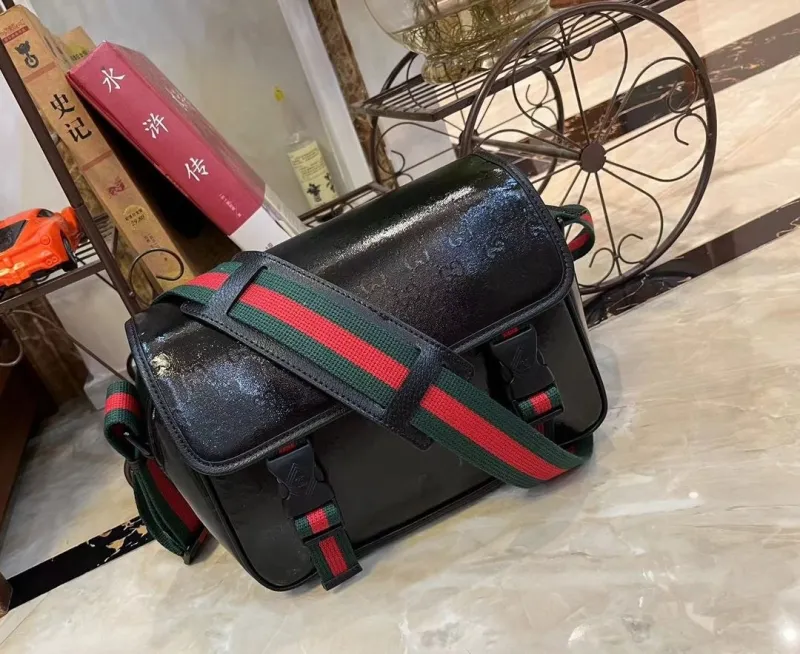 Gucci Satchel Bags-993