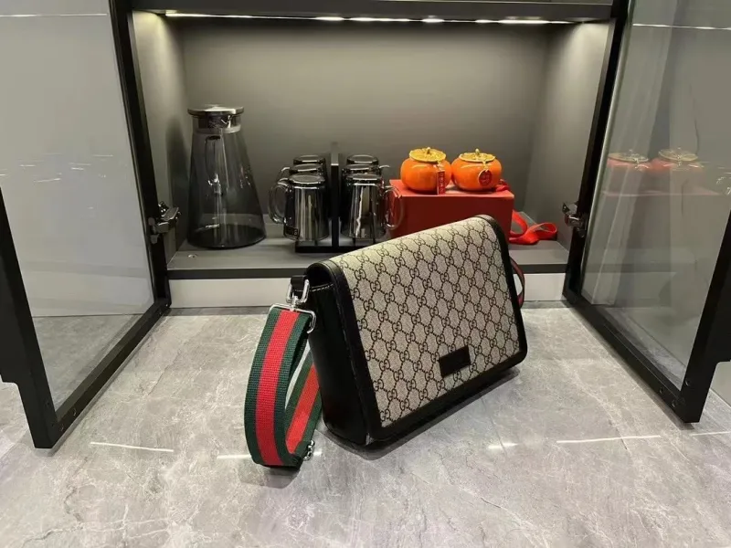 Alternative view of Gucci Satchel Bags-1029