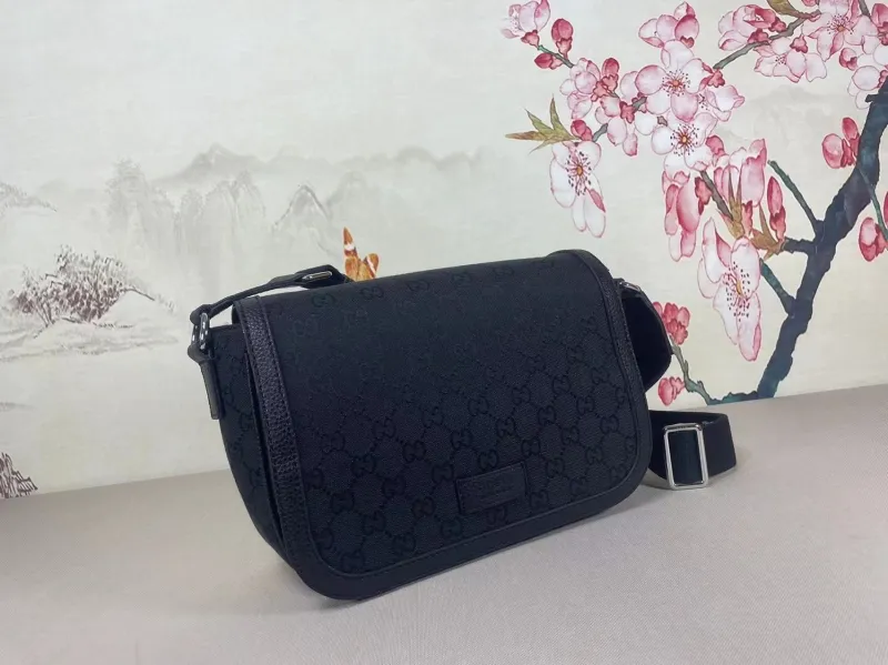 Alternative view of Gucci Satchel Bags-1142